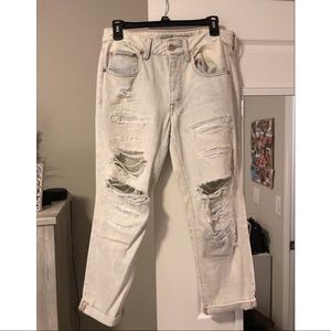Light wash Capri jeans with holes
